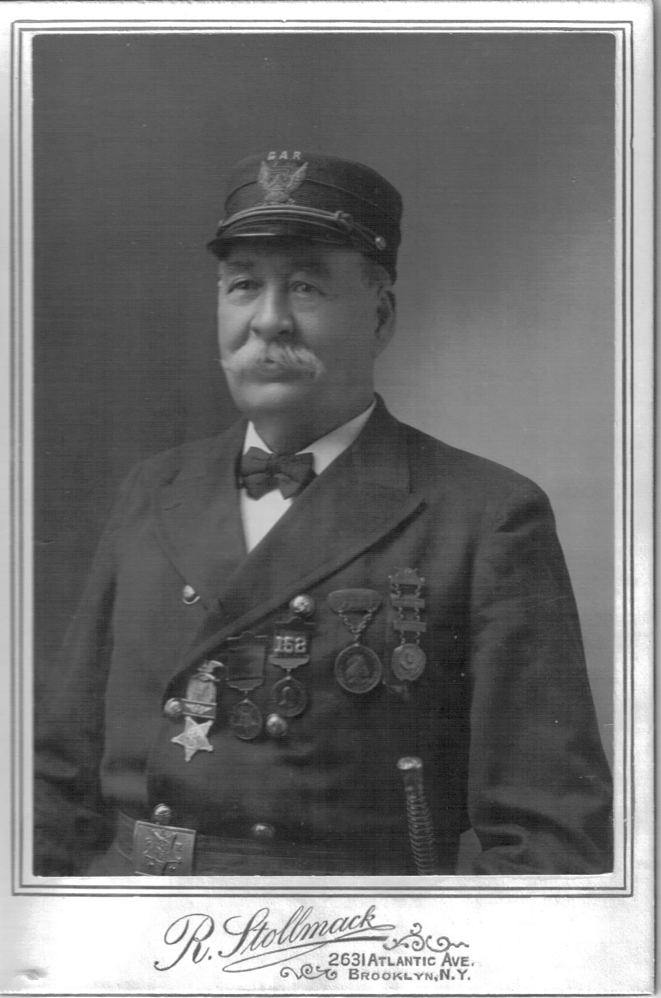 man in Civil War uniform